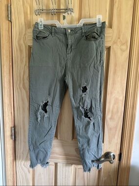 Angel Kiss Women’s/Juniors Size 17 Olive Green Ankle Skinny Jeans